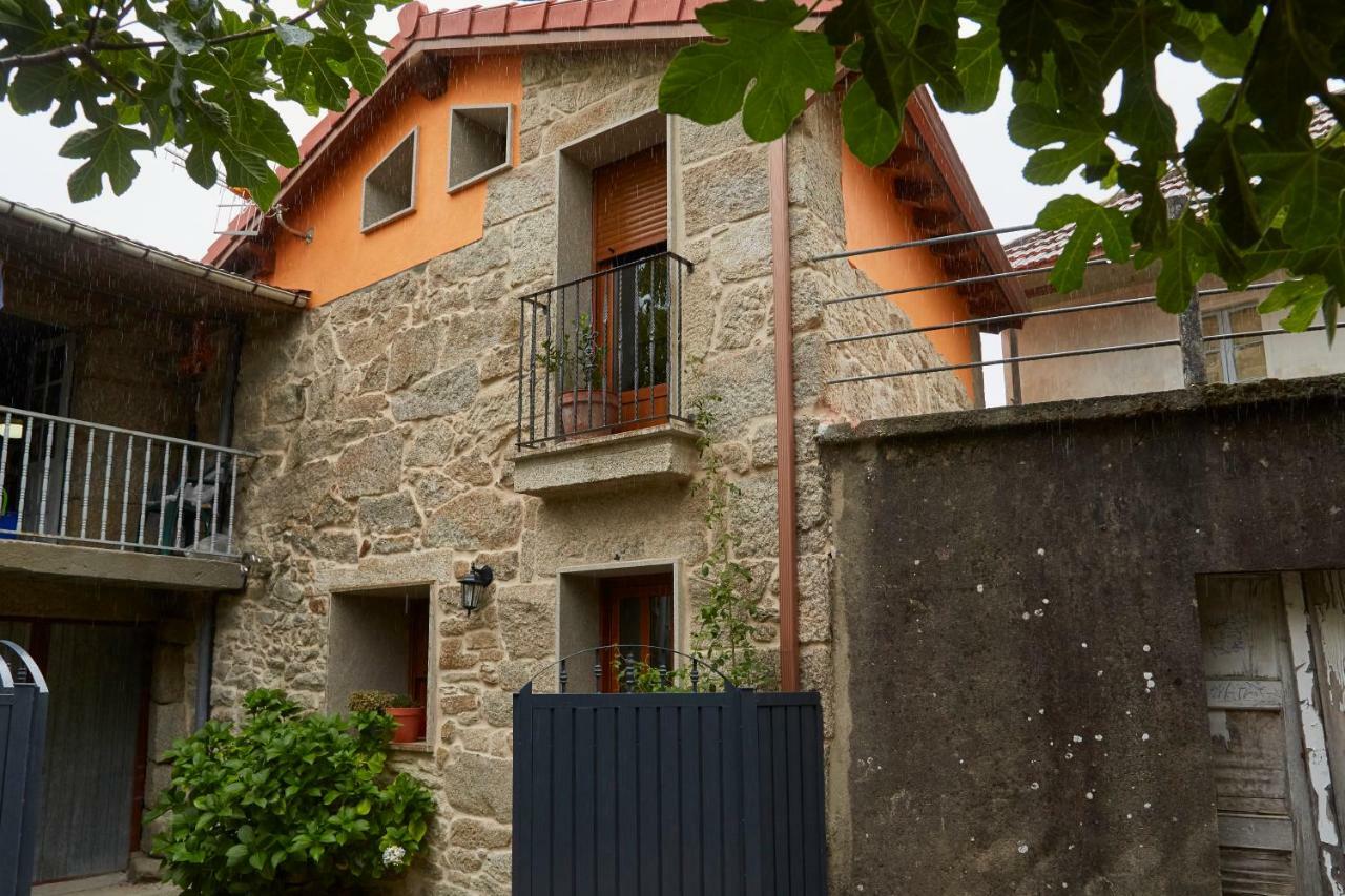 A Cucada Apartment Sabariz Bagian luar foto
